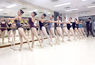 バレエスタジオ　ハイリリィ　レッスン風景