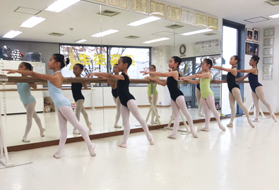 バレエスタジオ　ハイリリィ　レッスン風景